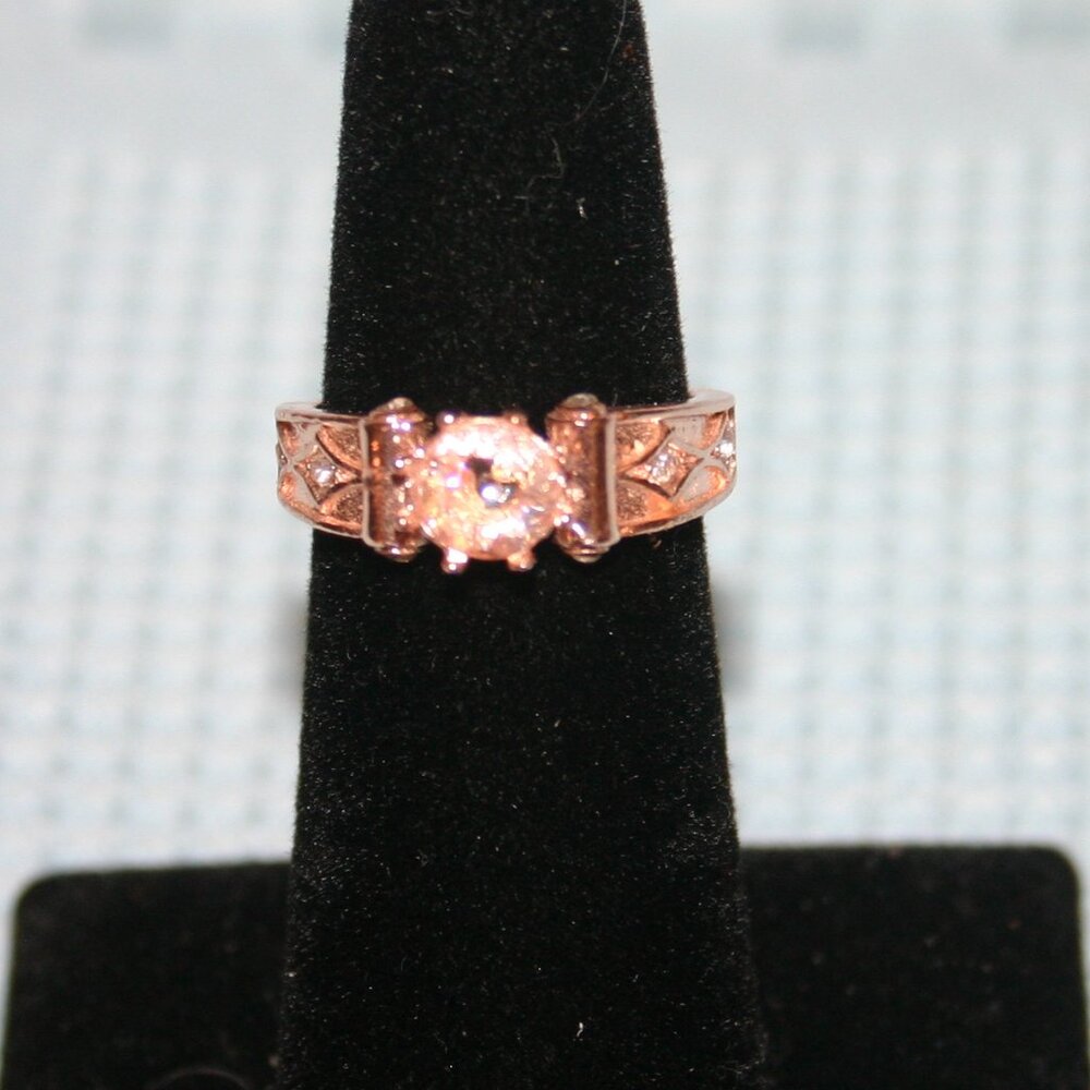 Gold Tone Ladie's Fashion Ring w/Yellowstone